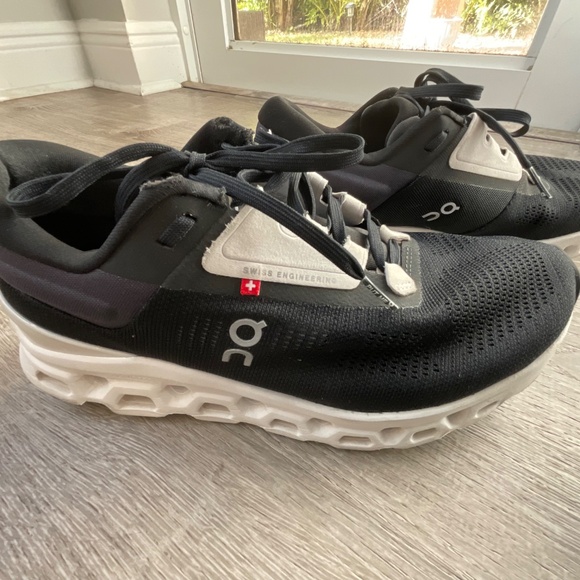ON RUNNING 3 CLOUSTRATUS. WOMEN SIZE 8.5 - Picture 4 of 14
